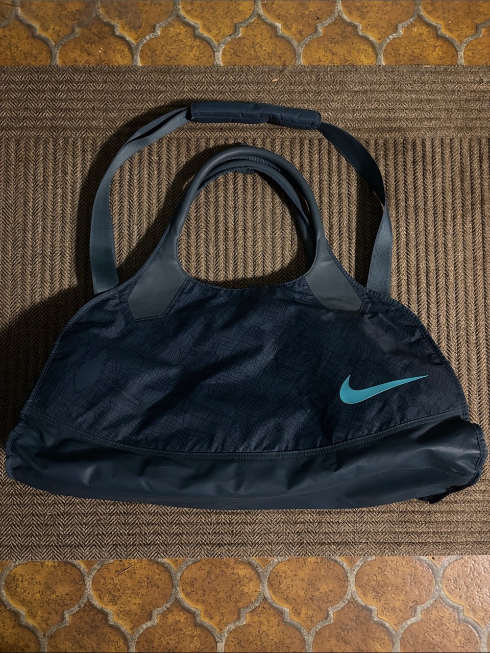 Nike Women's Navy Athletic Duffel Tote Bag with Teal Swoosh Good